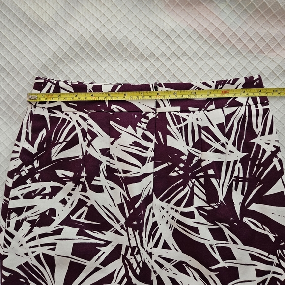 LOFT Petite Purple and White Palm Leaf Skirt - Picture 9 of 10